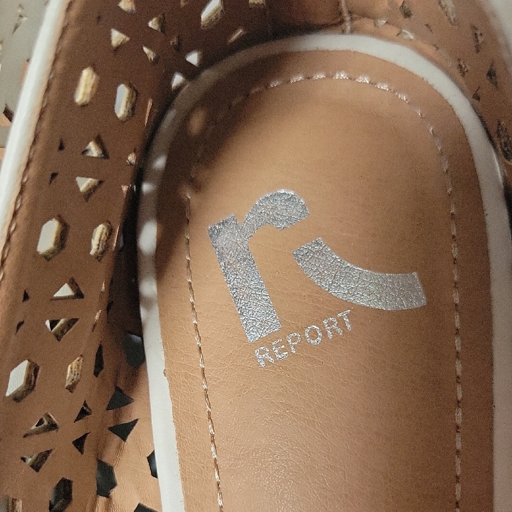 Report Women's Cream Laser-Cut Pointed Flats - Picture 3 of 7